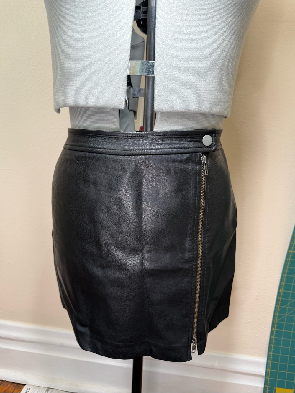 Nordstrom Black Faux Leather Zip-Front Mini Skirt